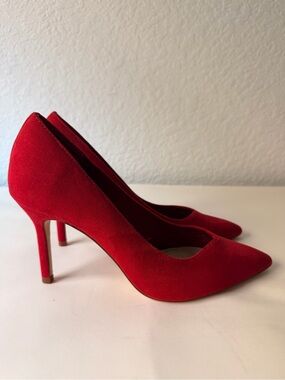 Stradivarius Red Suede Pointed Toe Mid Heel Pumps | Classic Elegant Heels EUC